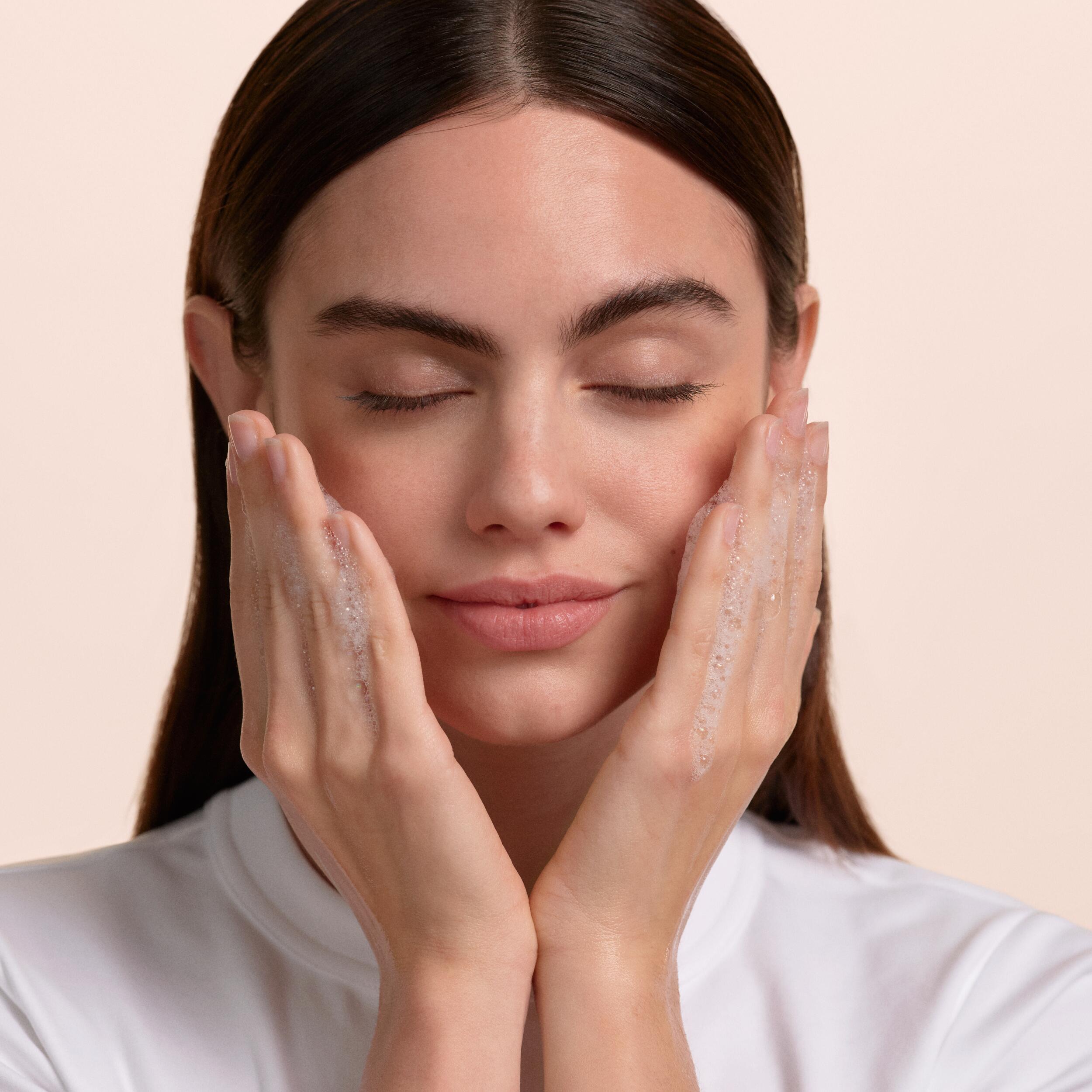 Nettoyer la peau du visage
